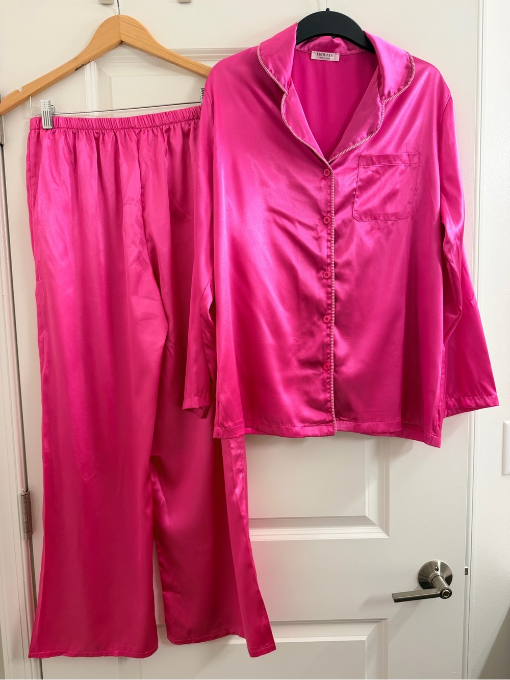 Women's Hot Pink Satin Pajama Set - 2 Piece
Long Sleeve (Size L)